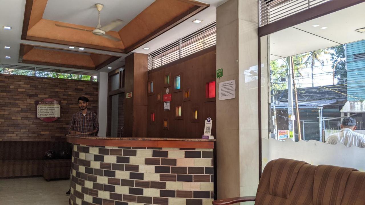 Malabar Plaza Inn Kochi Esterno foto
