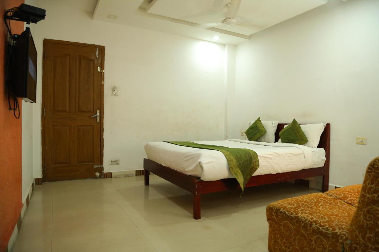 Malabar Plaza Inn Kochi Esterno foto