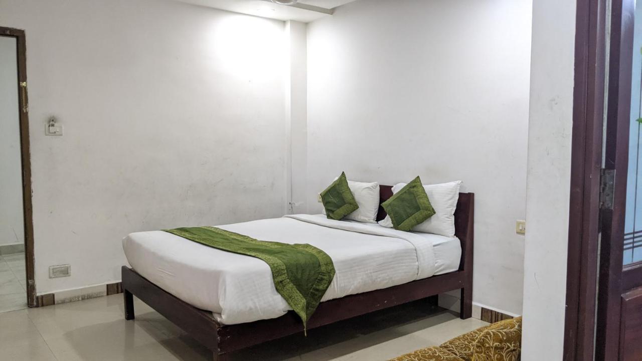 Malabar Plaza Inn Kochi Esterno foto