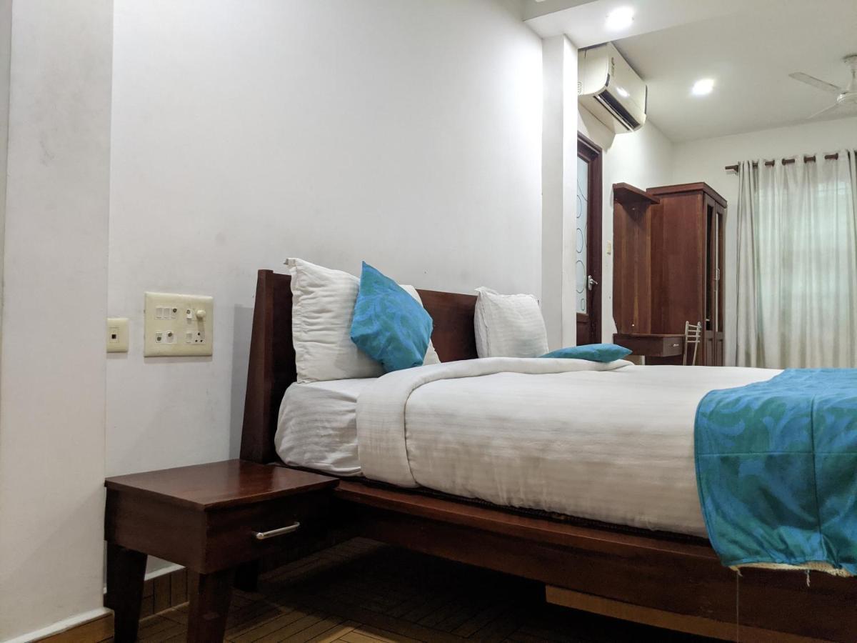 Malabar Plaza Inn Kochi Esterno foto