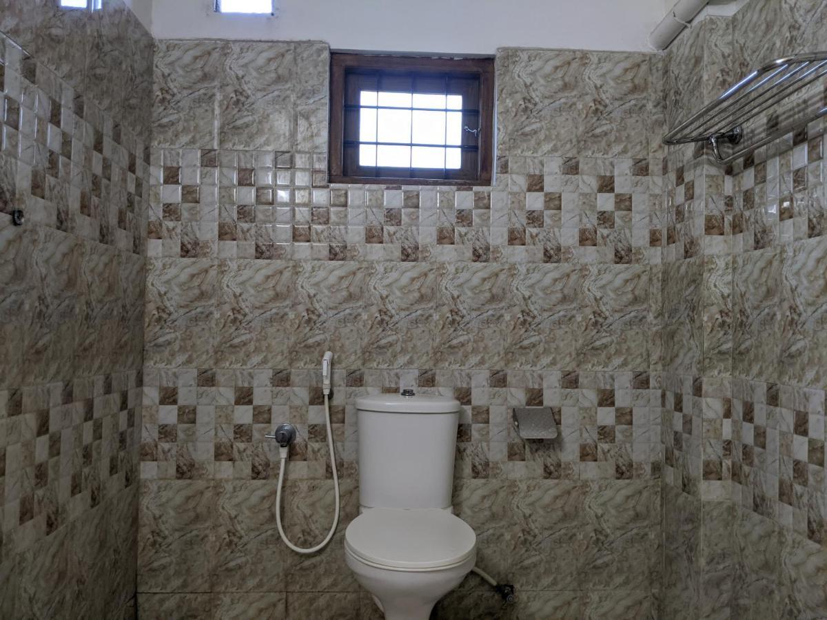 Malabar Plaza Inn Kochi Esterno foto