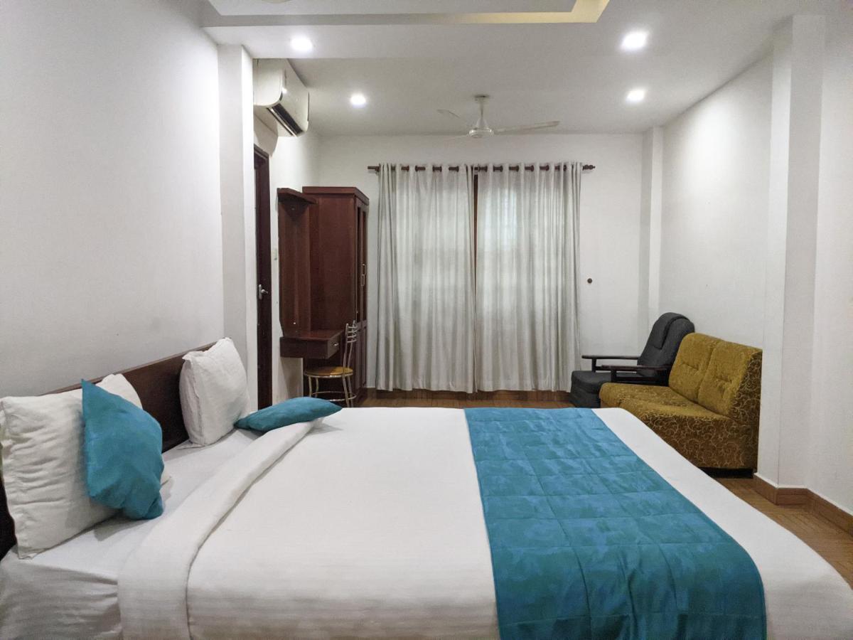 Malabar Plaza Inn Kochi Esterno foto