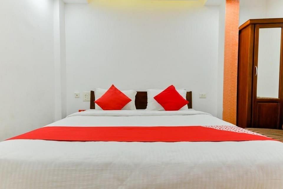 Malabar Plaza Inn Kochi Esterno foto