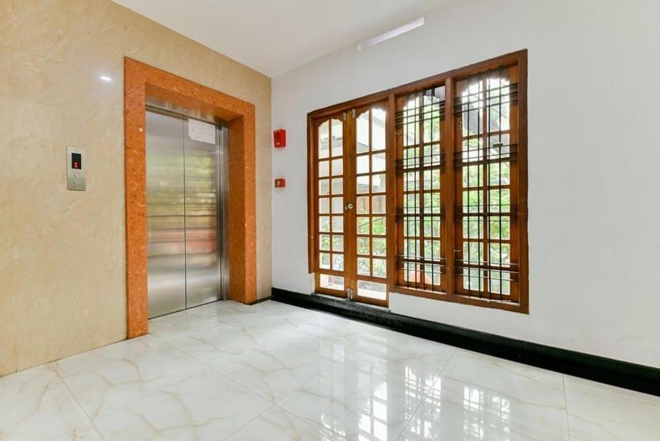 Malabar Plaza Inn Kochi Esterno foto